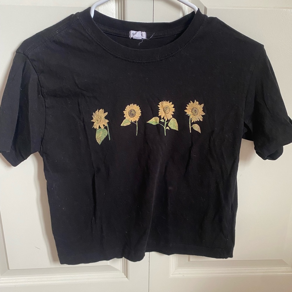 graphic tee, size XS, garage,barely worn